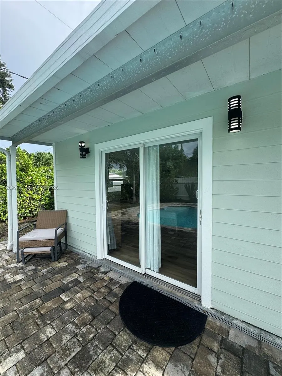 914 N Ocean Breeze #1