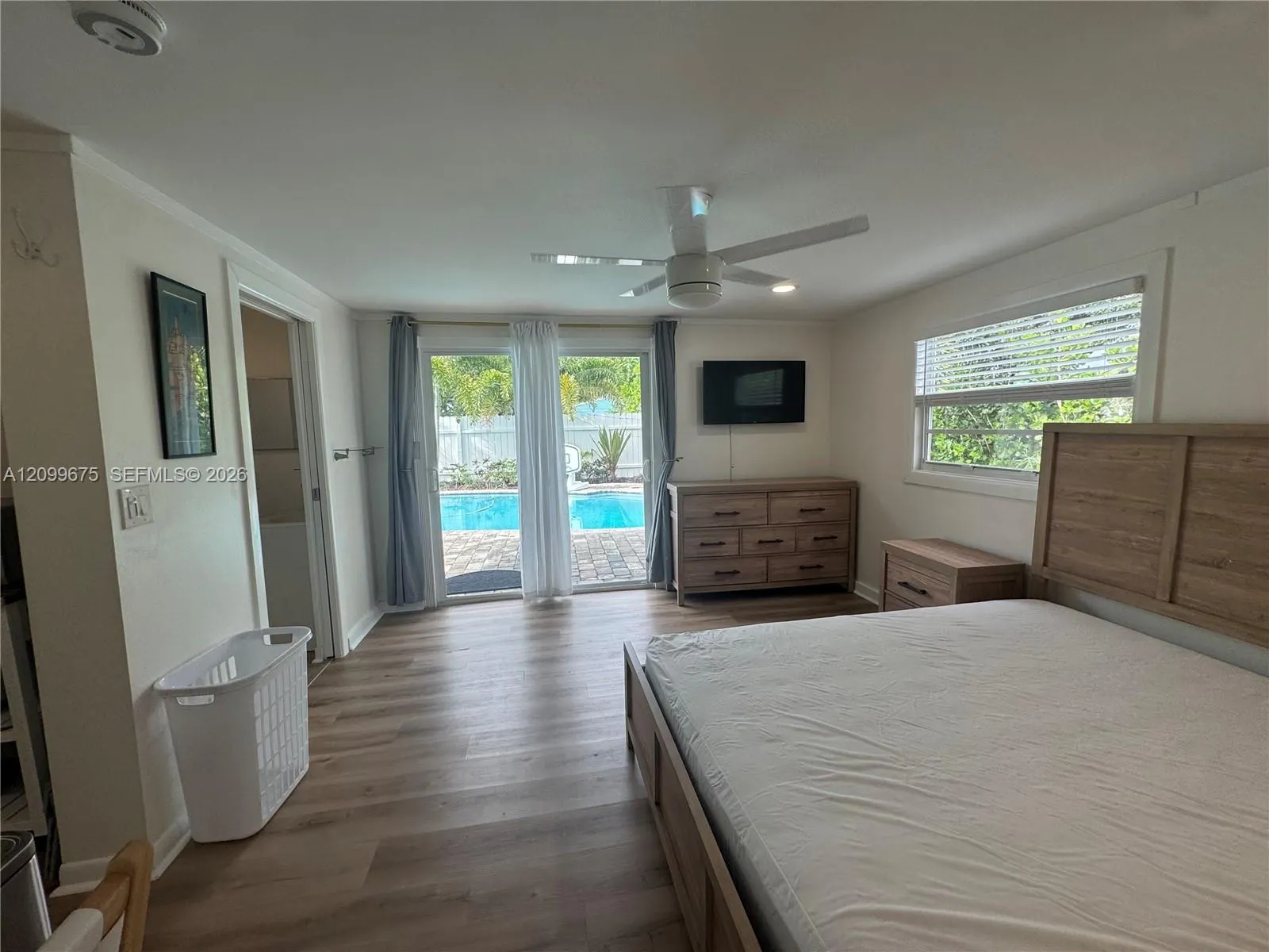 914 N Ocean Breeze #1
