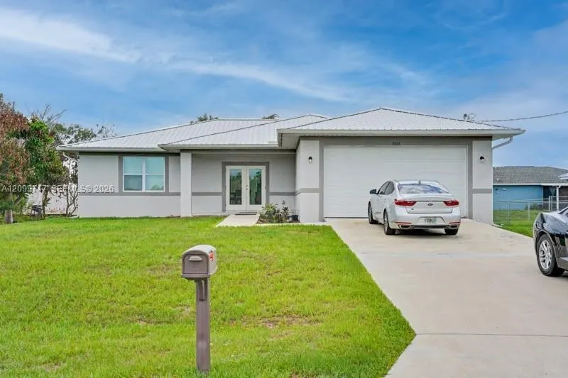 8006 Oakleaf Circle