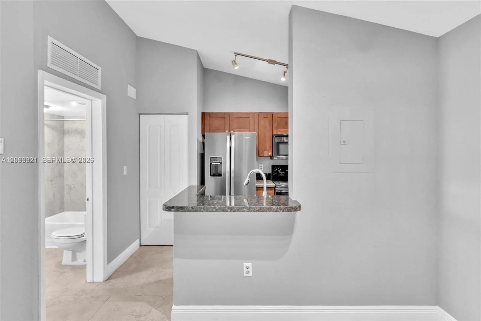 2881 N Oakland Forest Drive #307