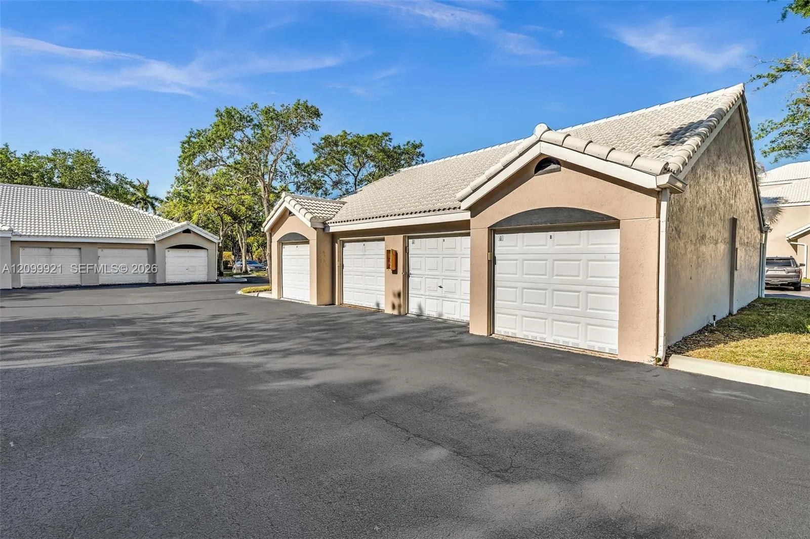2881 N Oakland Forest Drive #307