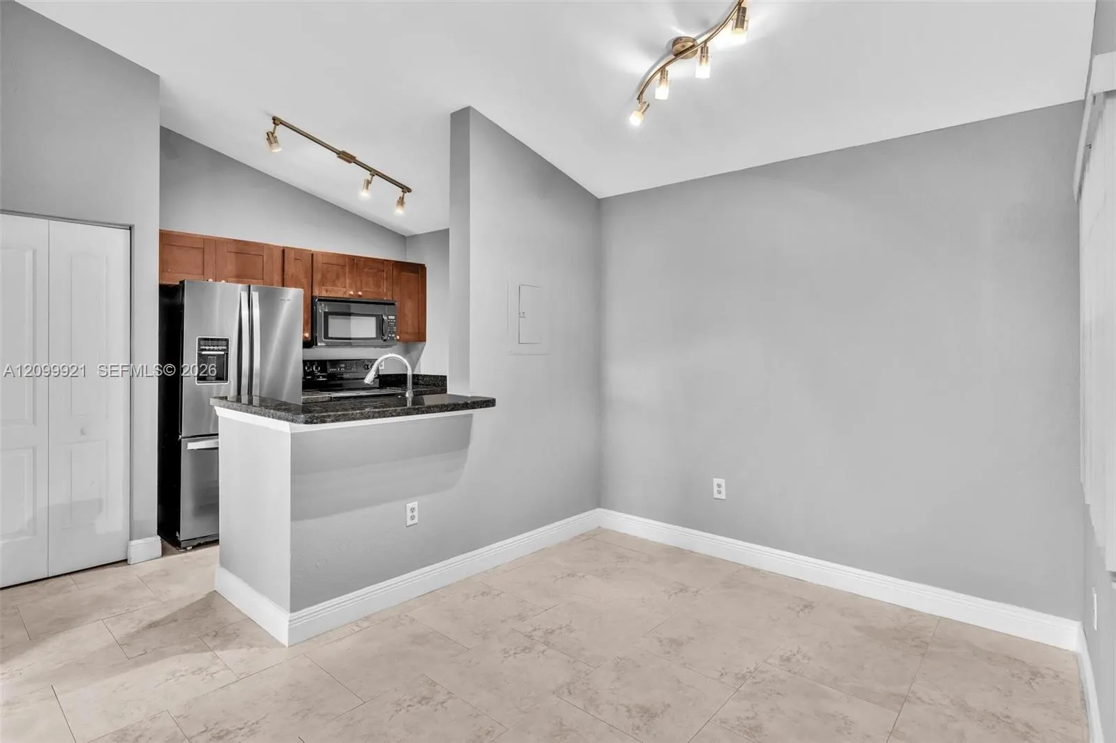 2881 N Oakland Forest Drive #307