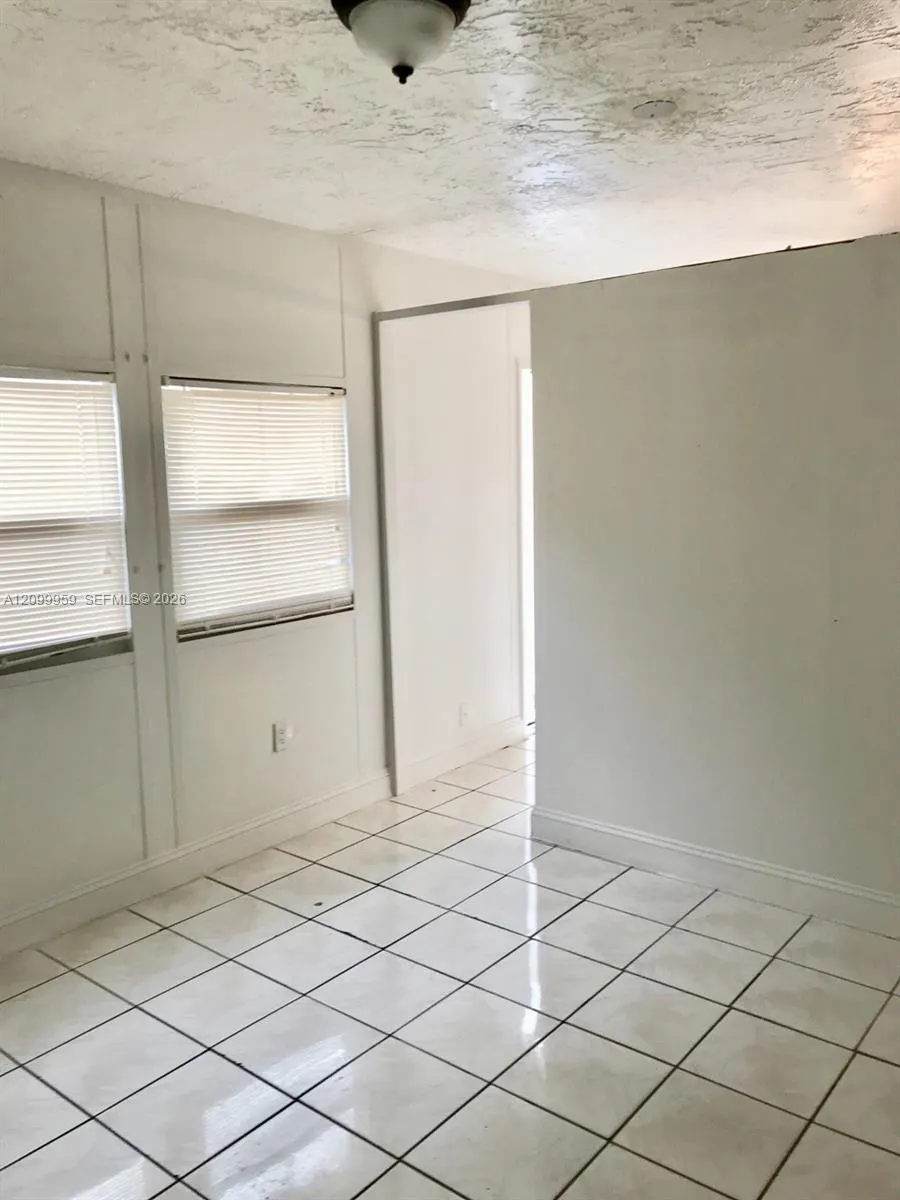 4610 NE 1st Avenue #1