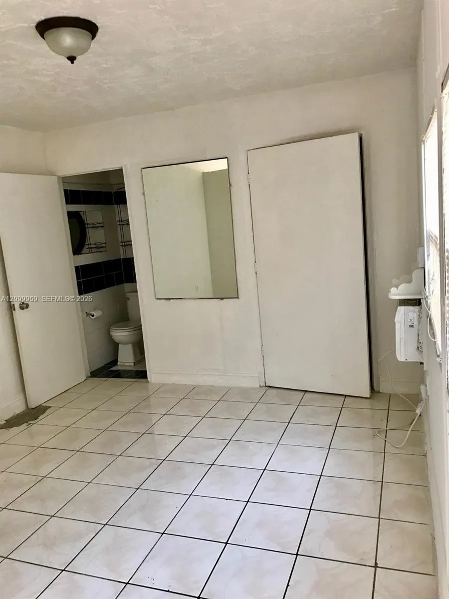 4610 NE 1st Avenue #1