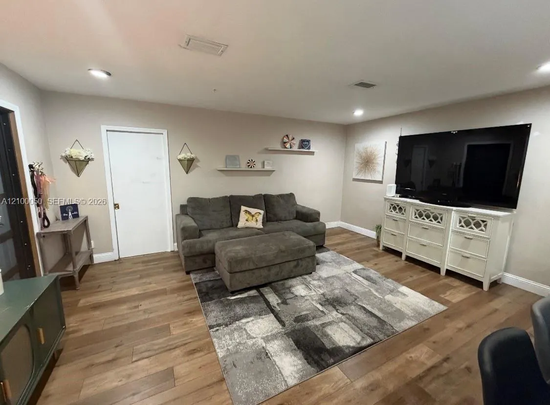 6144 NW 20th Court