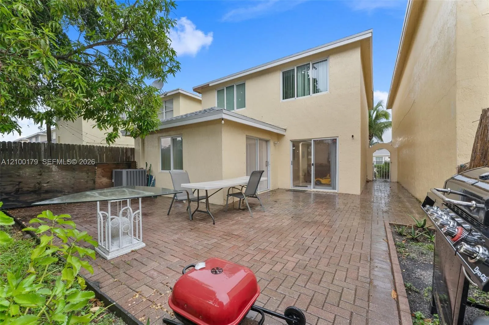 4027 Eastridge Drive