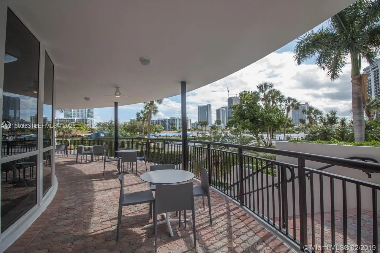 2500 Parkview Drive #517