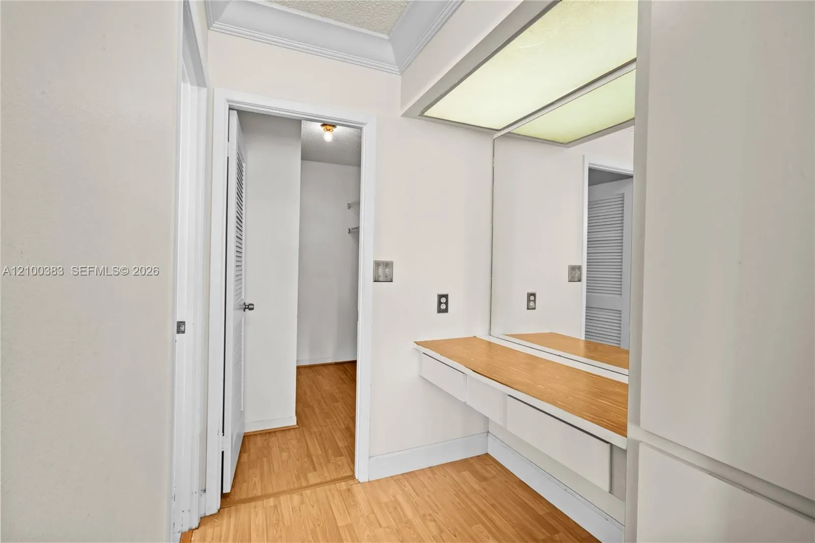 2500 Parkview Drive #517