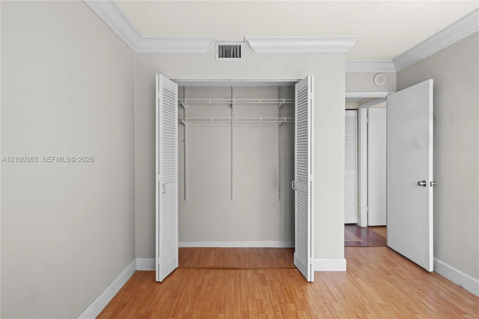 2500 Parkview Drive #517