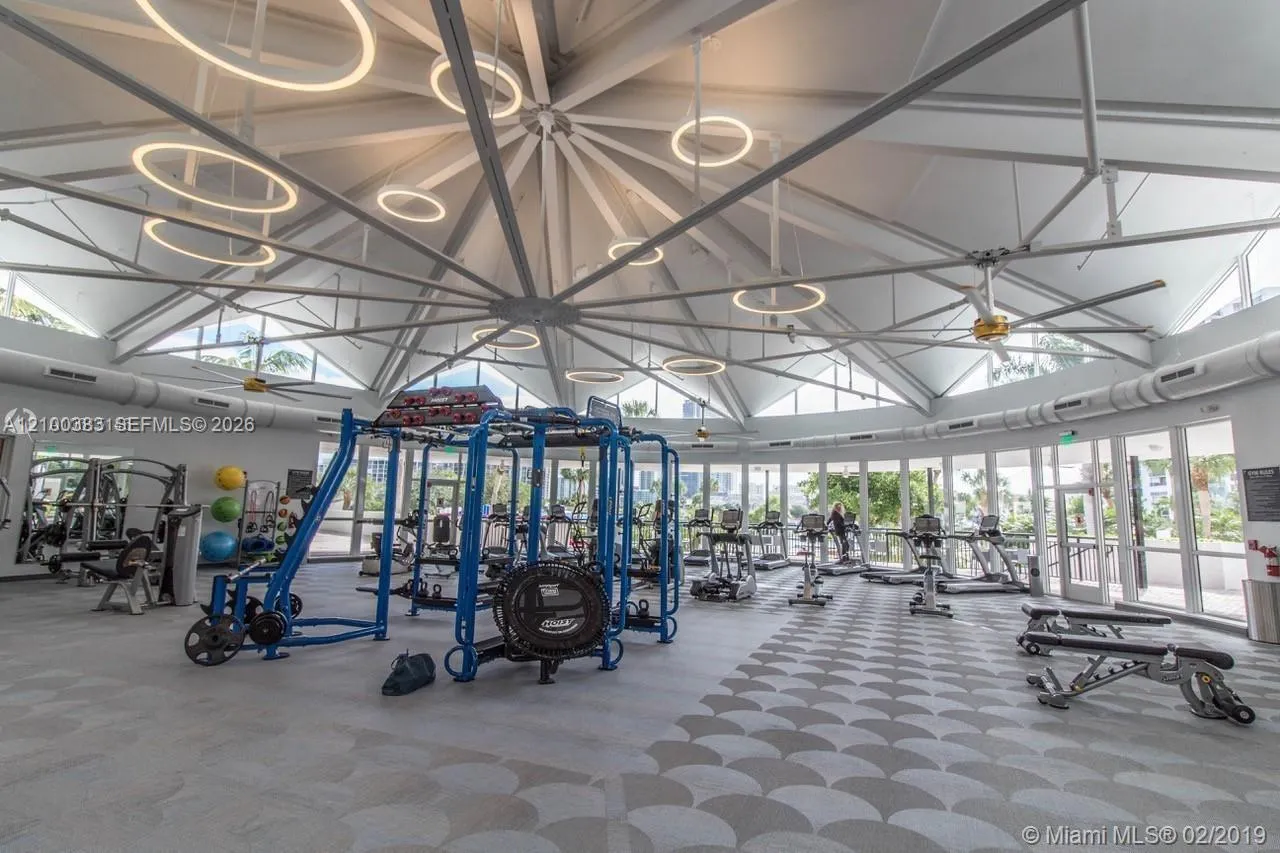 2500 Parkview Drive #517