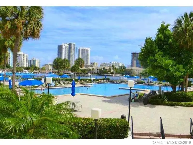 2500 Parkview Drive #517