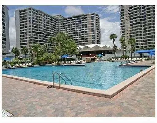 2500 Parkview Drive #517