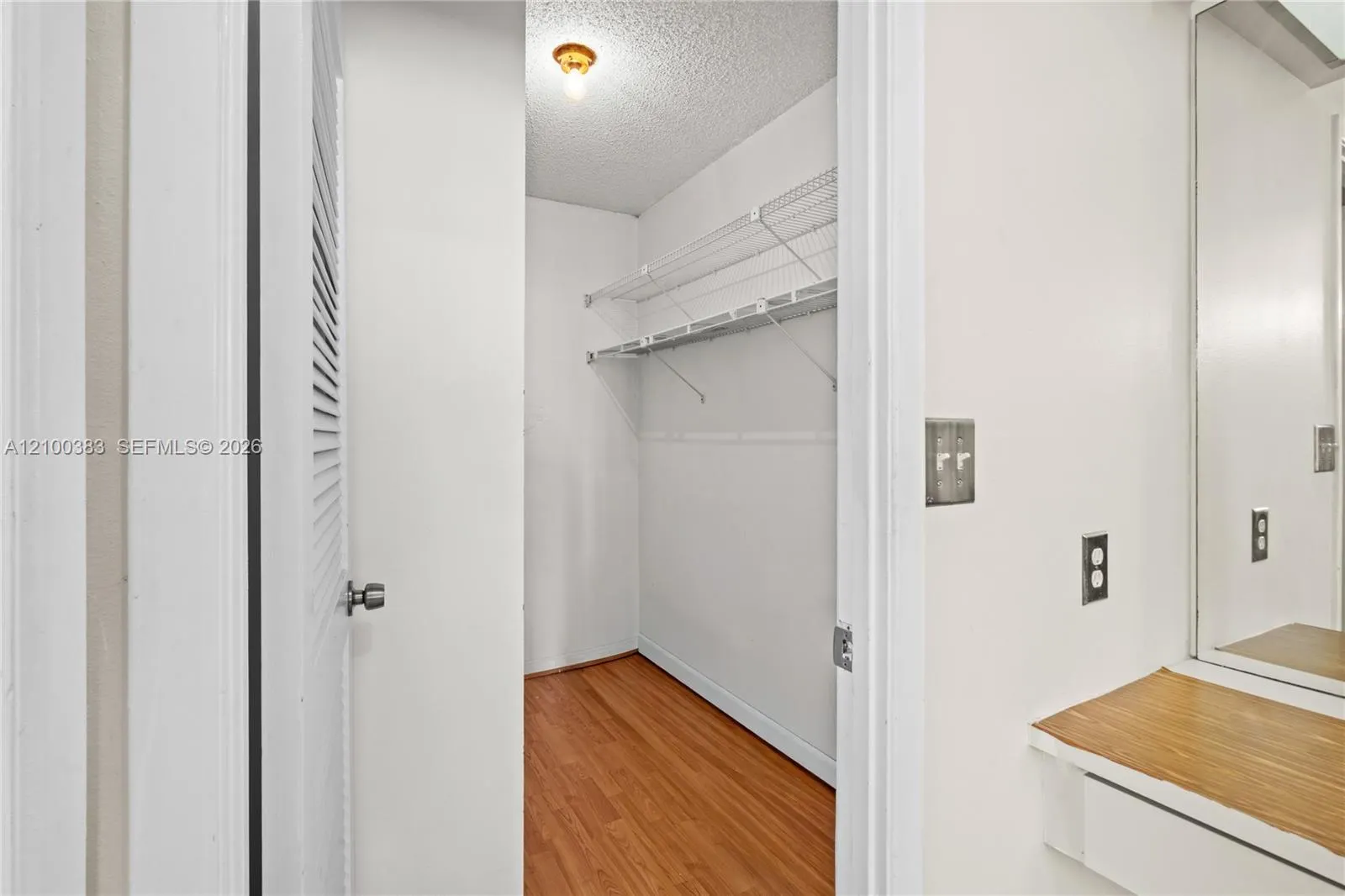 2500 Parkview Drive #517