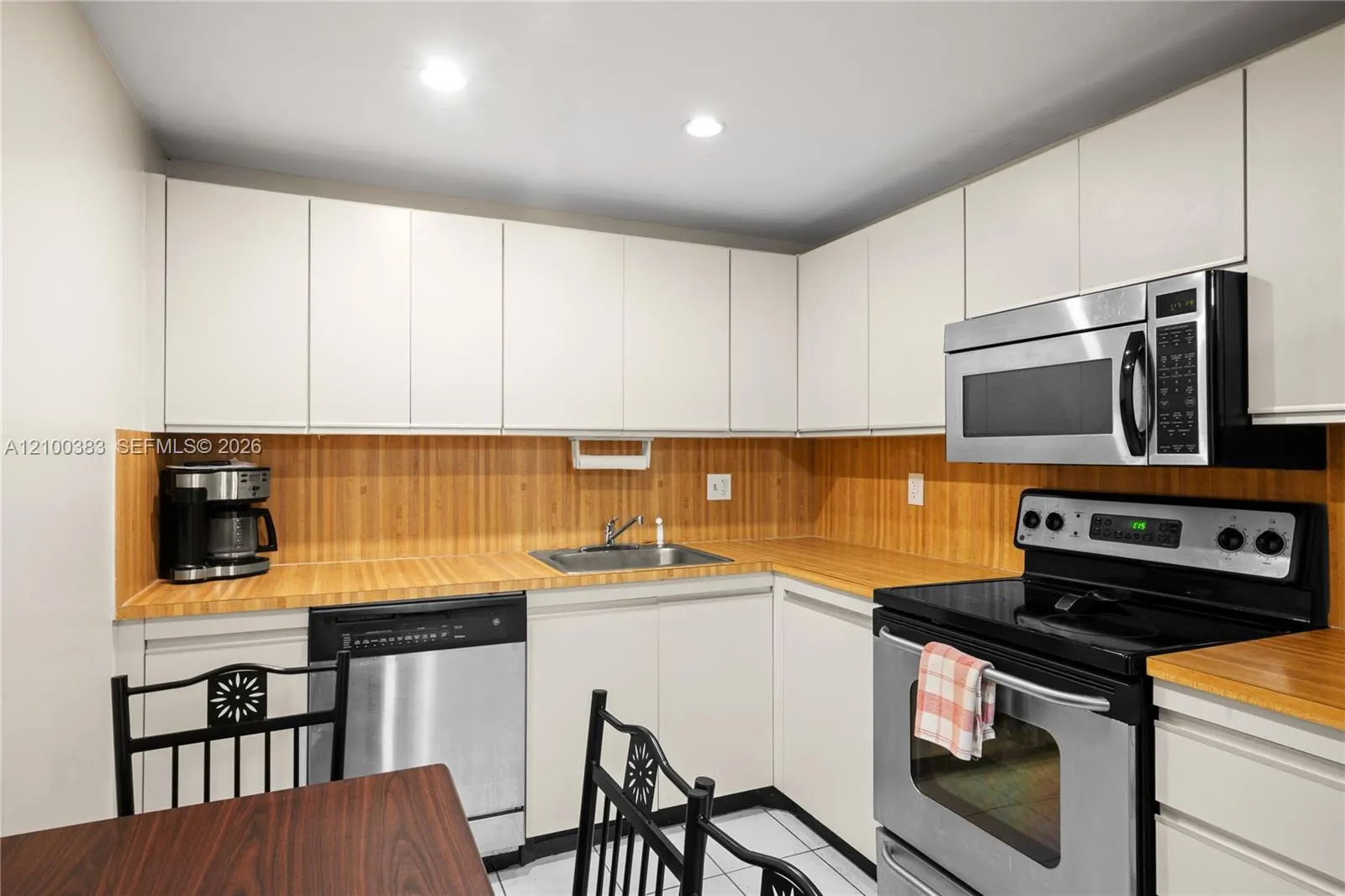 2500 Parkview Drive #517