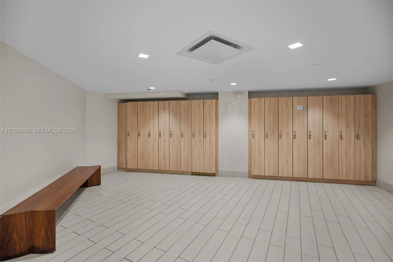 2500 Parkview Drive #517