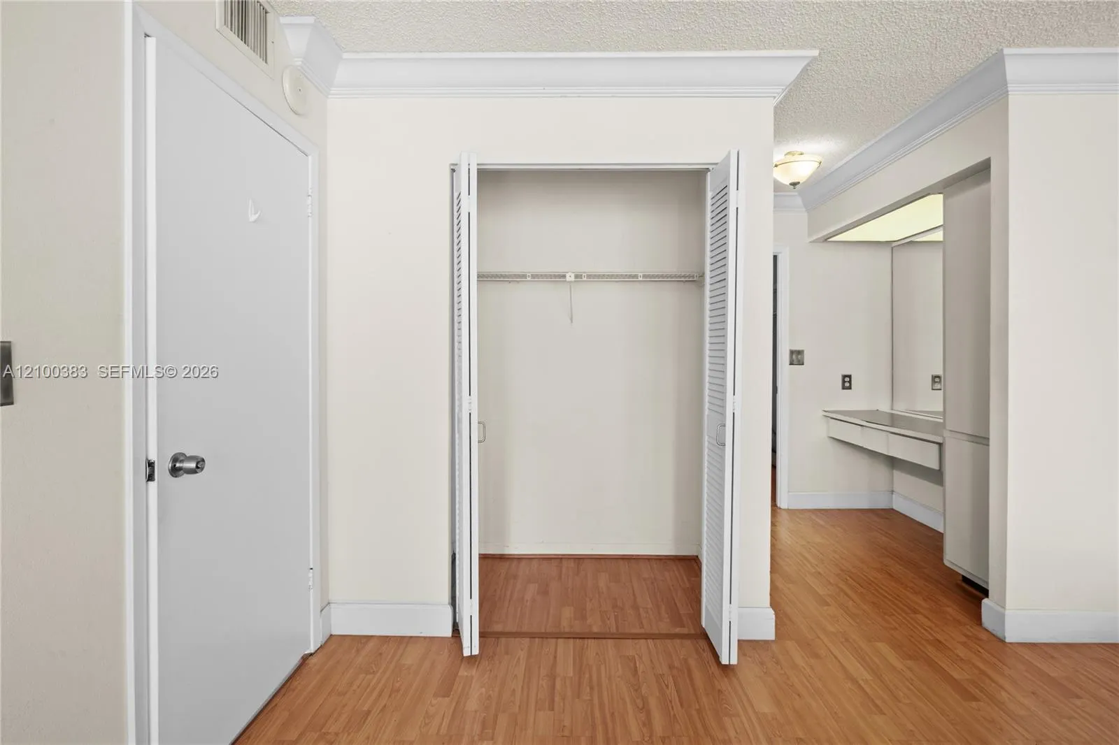 2500 Parkview Drive #517