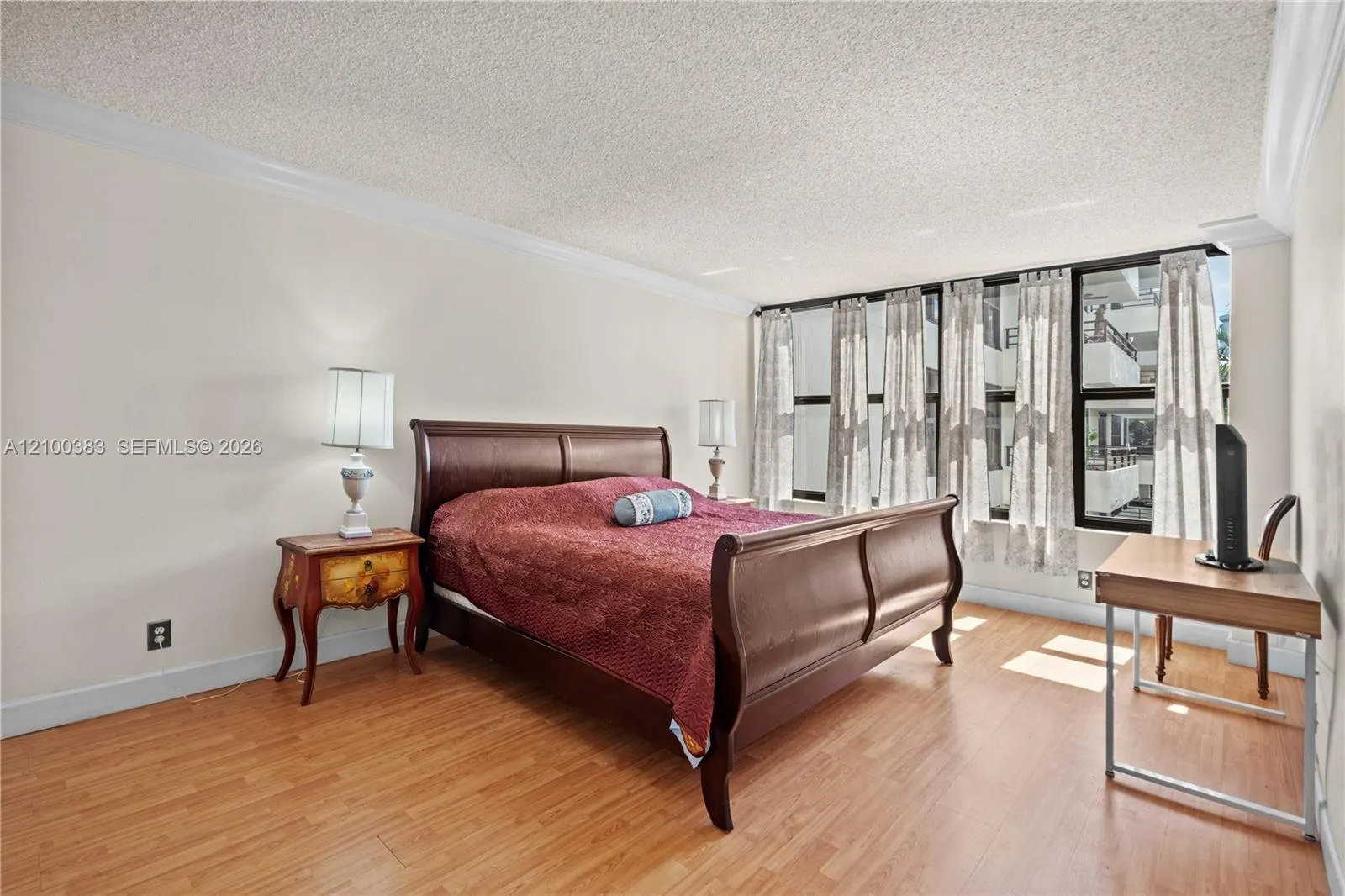 2500 Parkview Drive #517