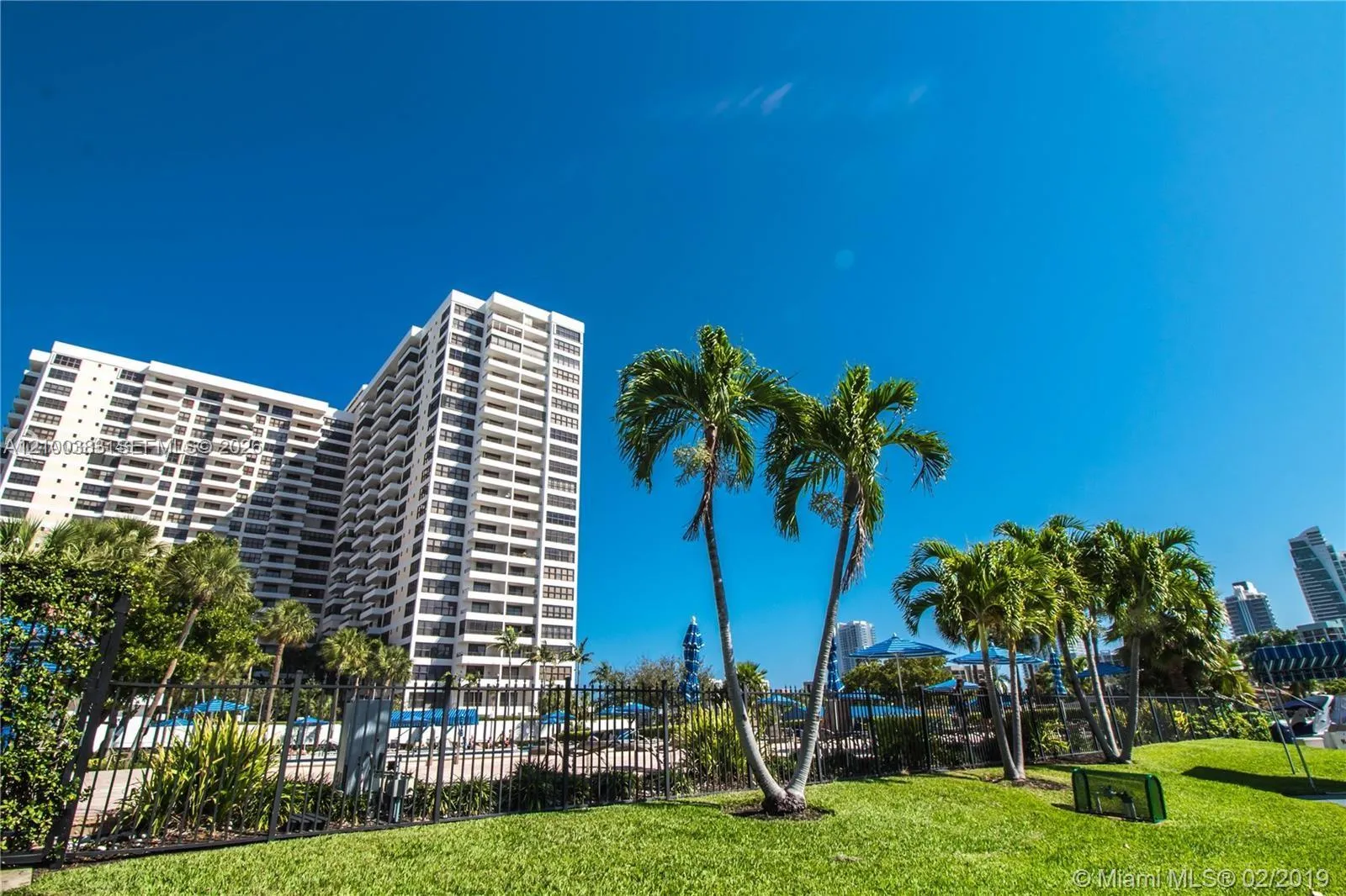 2500 Parkview Drive #517