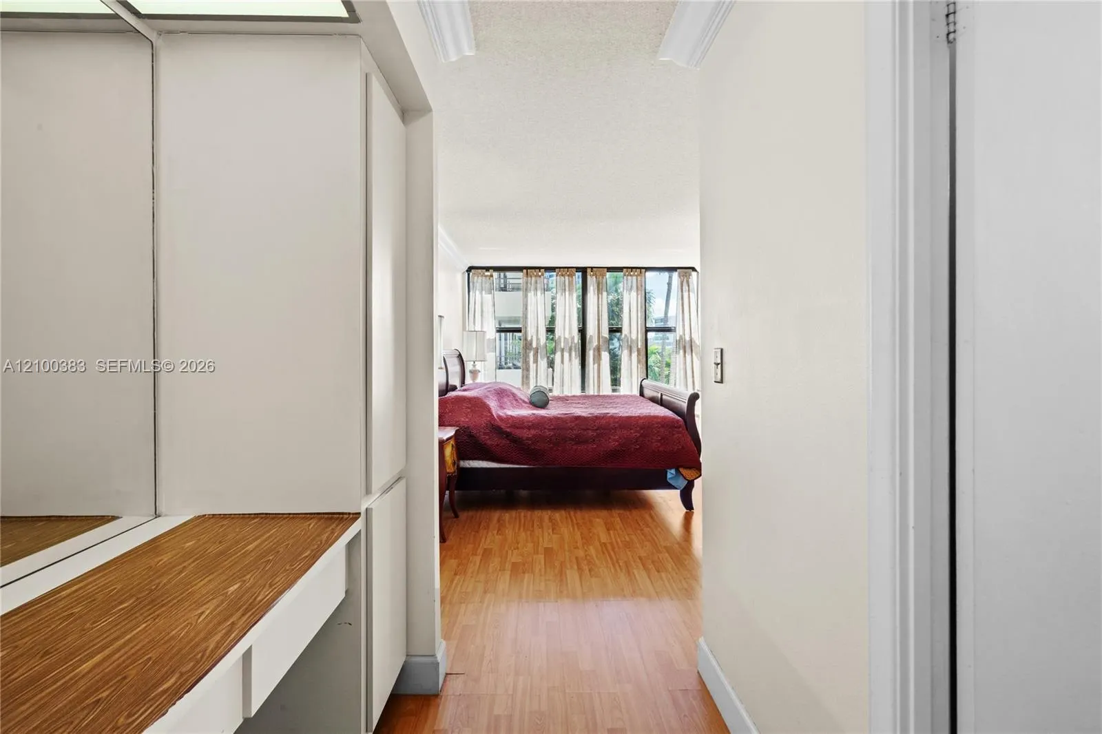2500 Parkview Drive #517