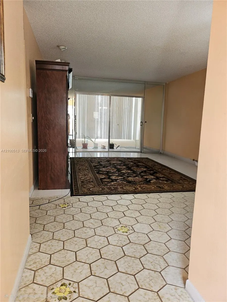 5121 W Oakland Park Boulevard #211