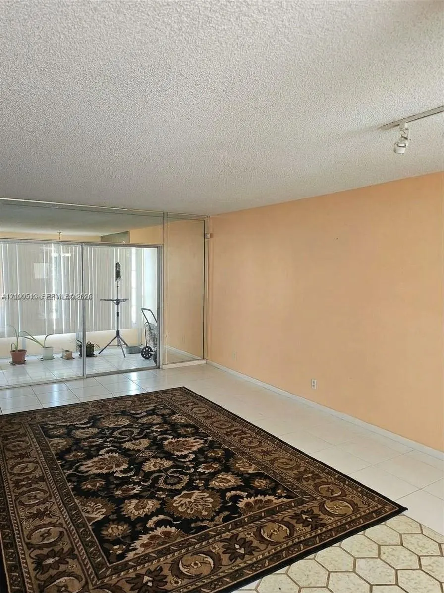 5121 W Oakland Park Boulevard #211
