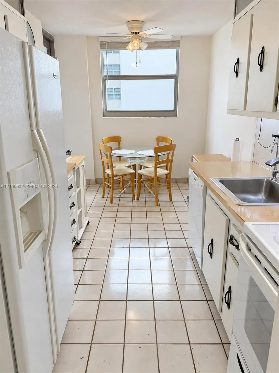 9273 Collins Avenue #912
