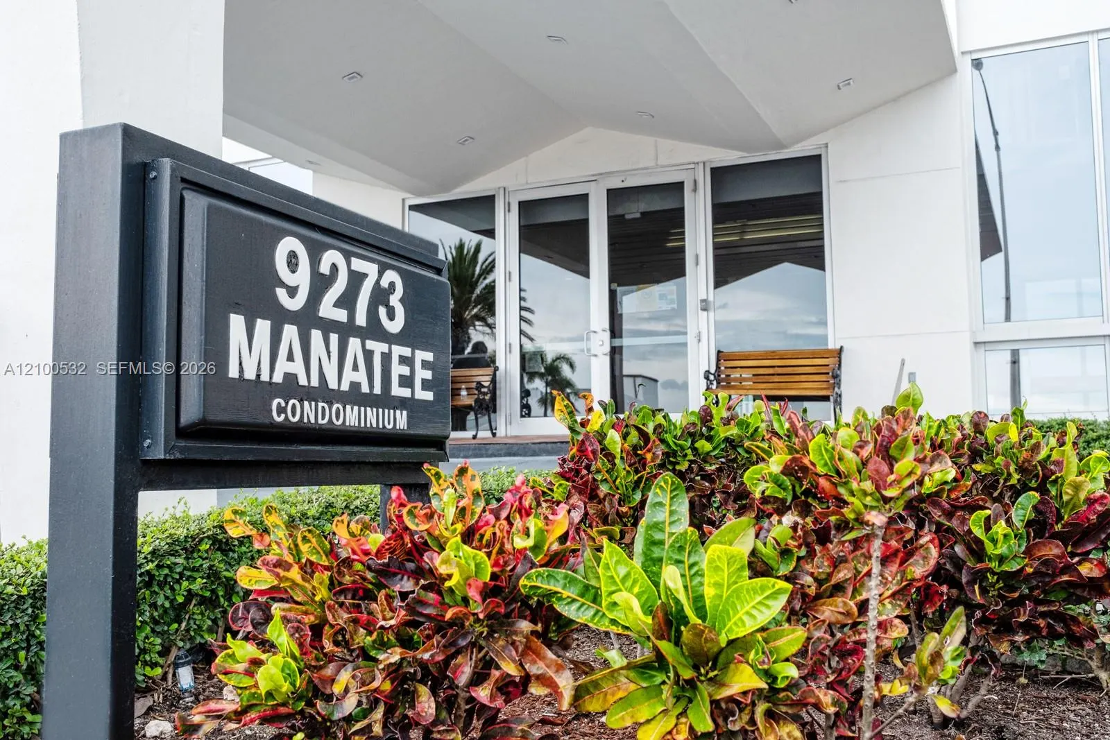 9273 Collins Avenue #912