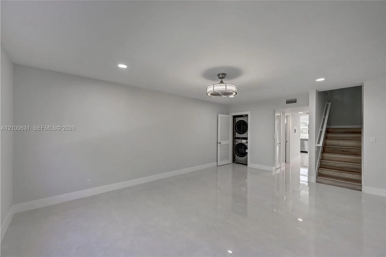 505 NE 20th Avenue #211