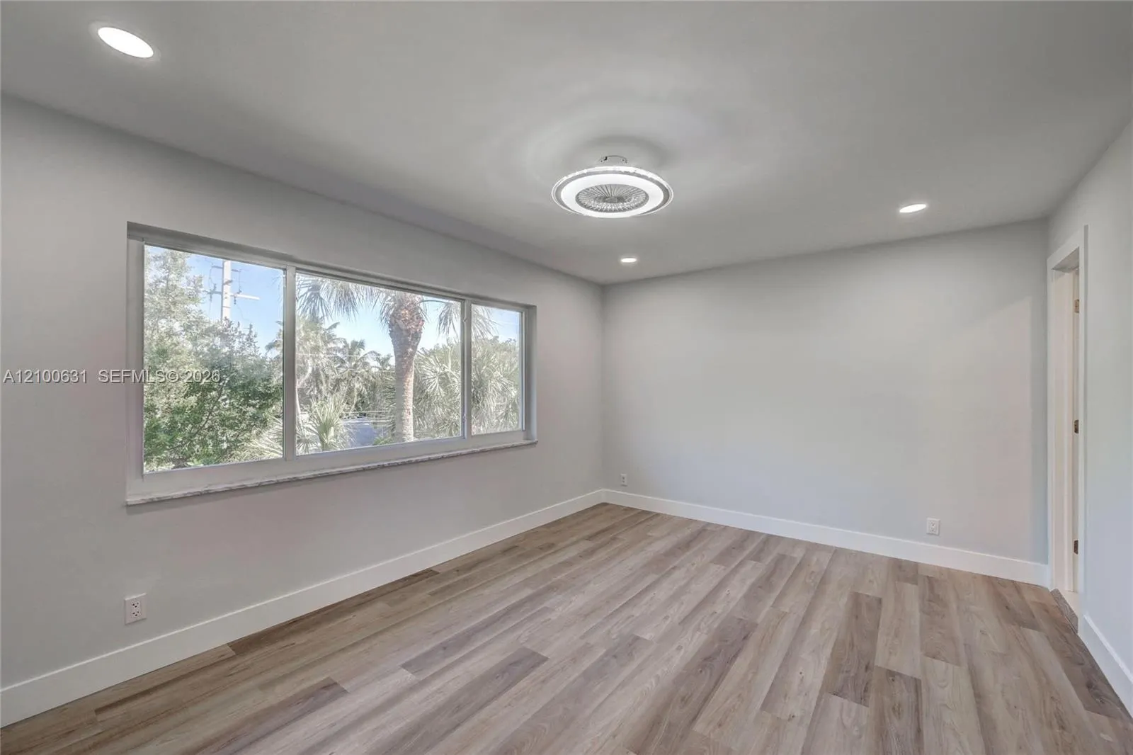 505 NE 20th Avenue #211