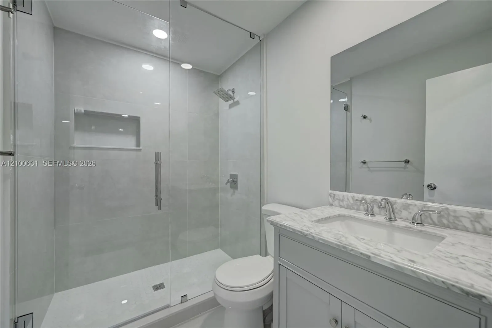 505 NE 20th Avenue #211