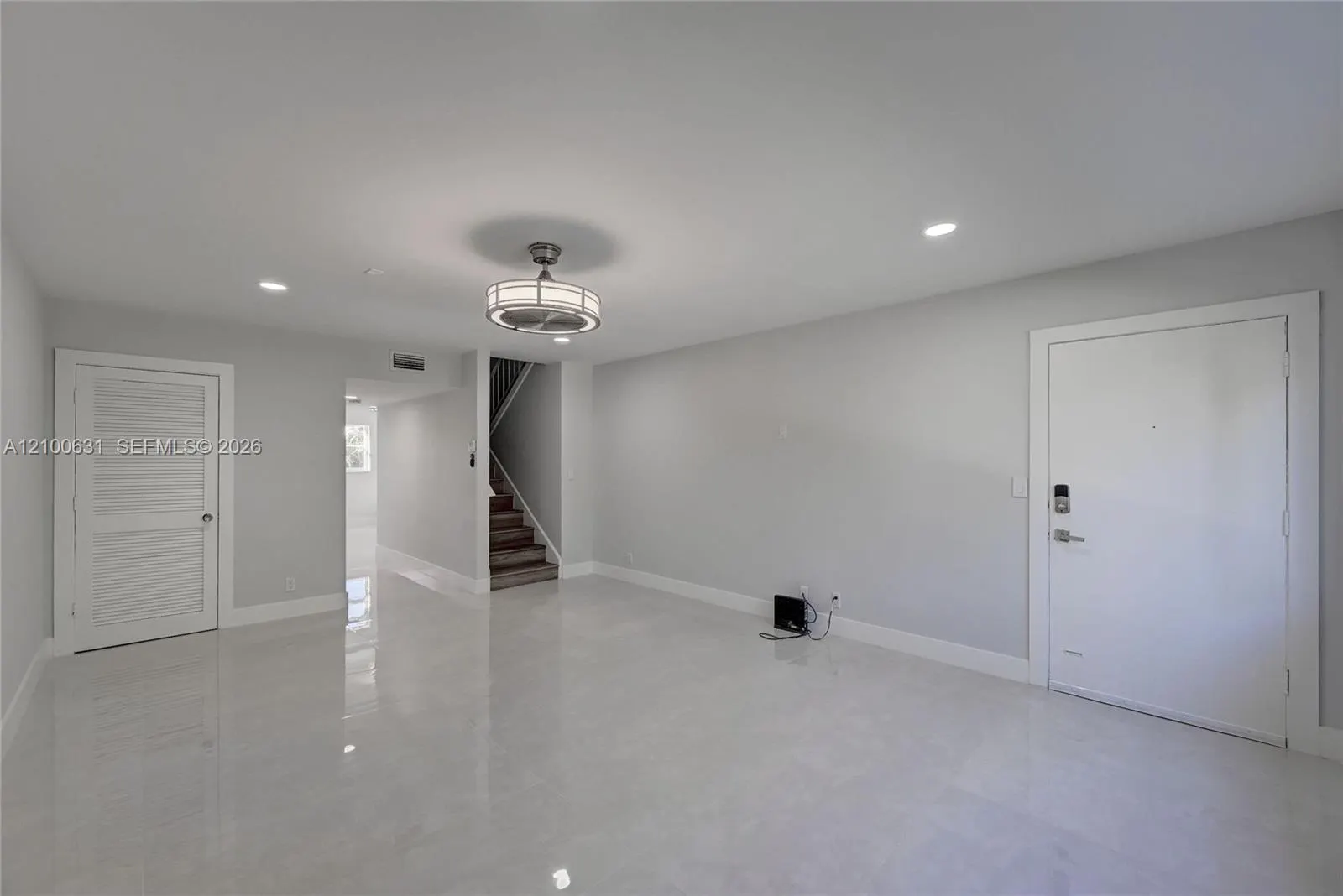 505 NE 20th Avenue #211
