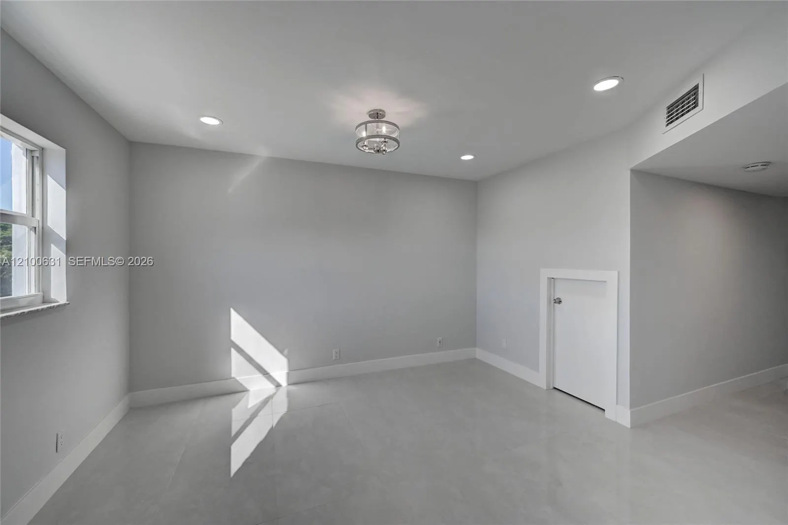 505 NE 20th Avenue #211