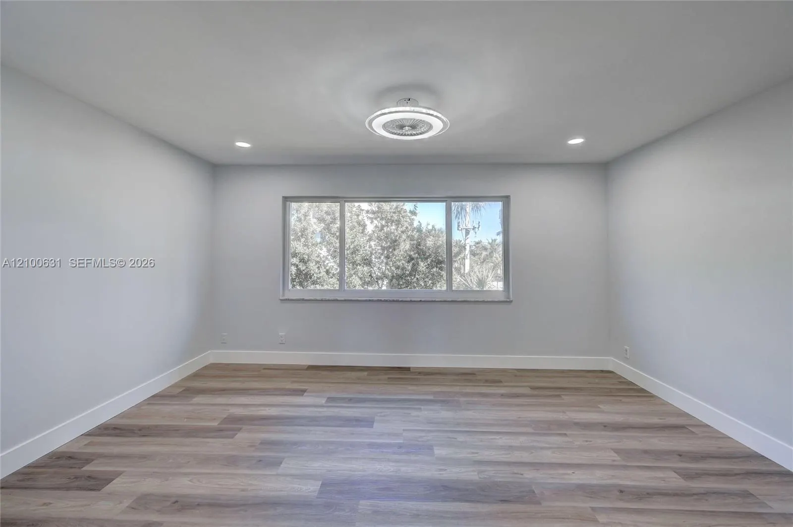 505 NE 20th Avenue #211