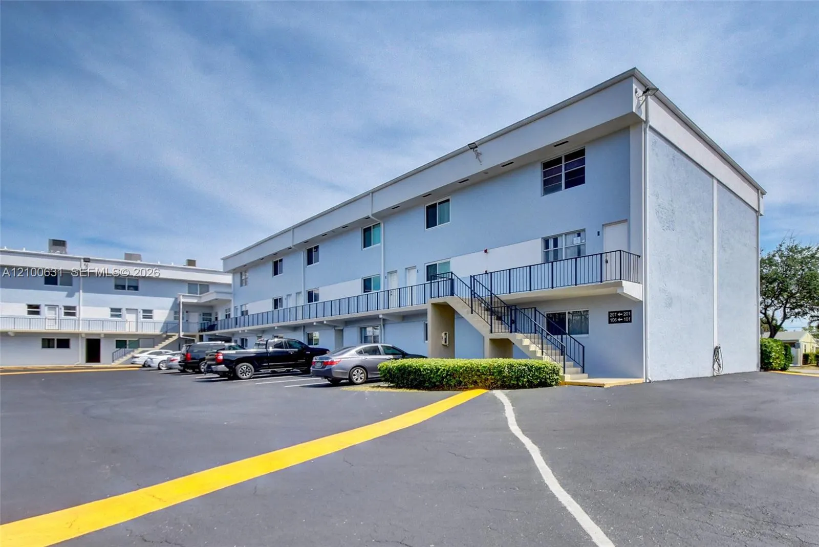 505 NE 20th Avenue #211
