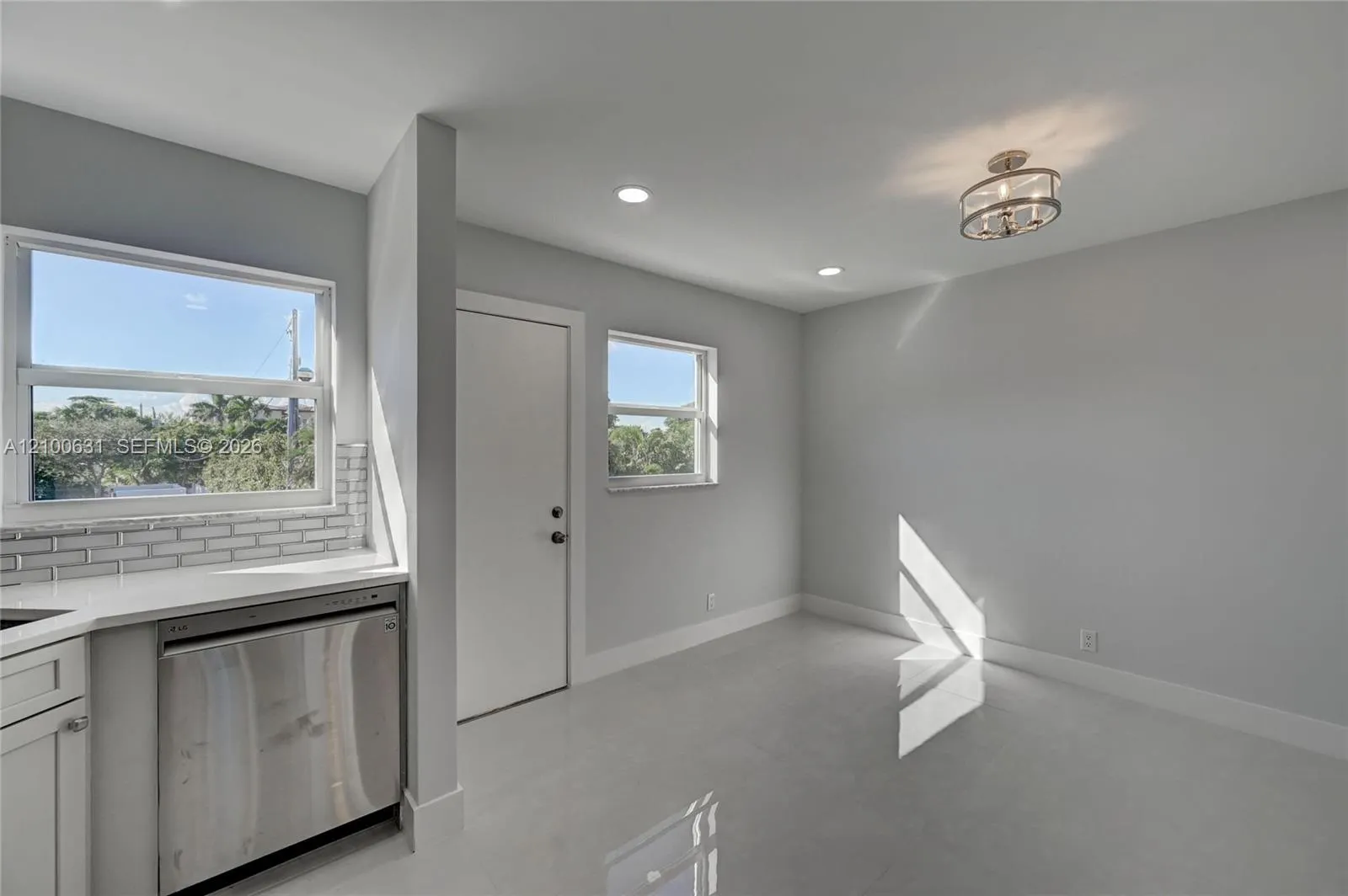 505 NE 20th Avenue #211