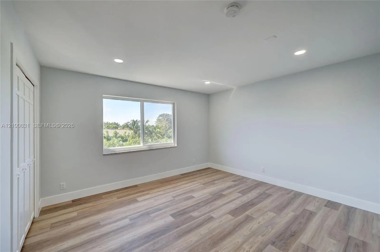 505 NE 20th Avenue #211