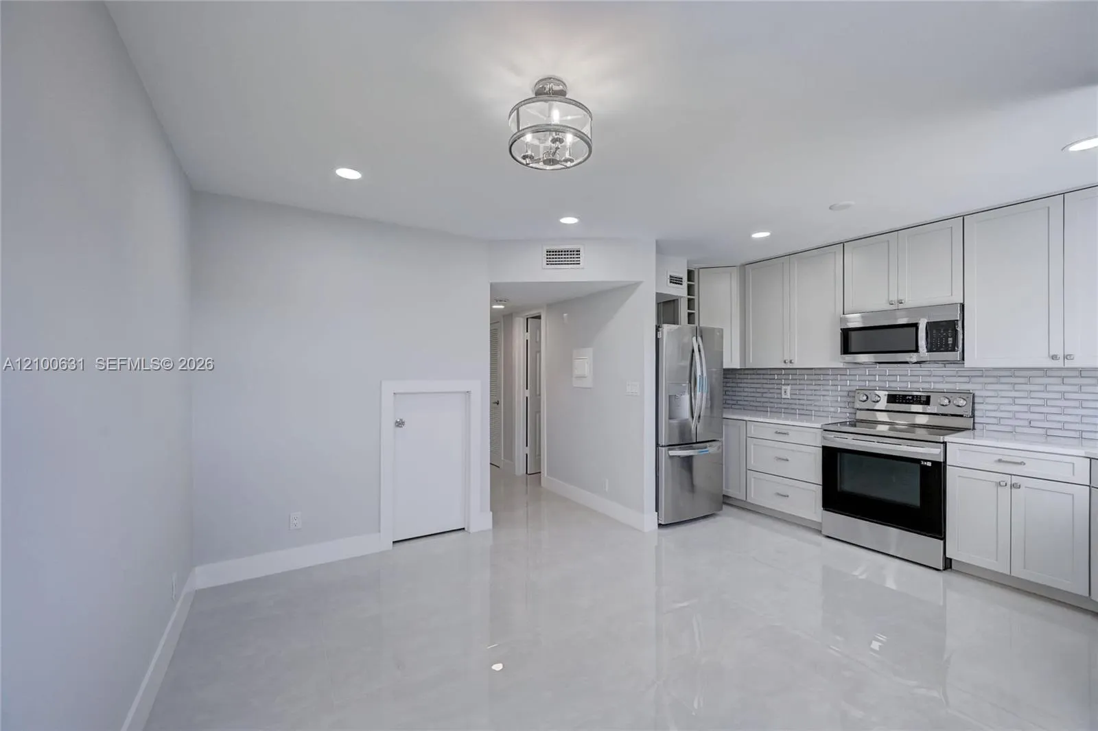 505 NE 20th Avenue #211