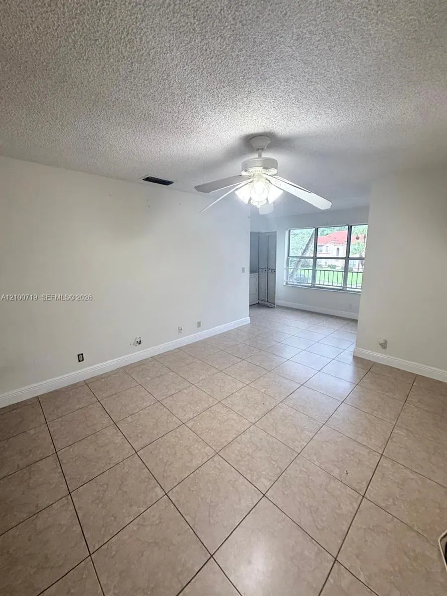 3450 N Pinewalk Drive N #424