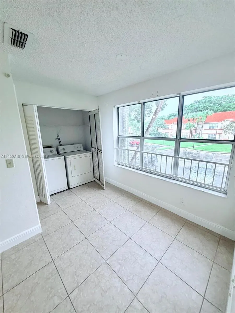 3450 N Pinewalk Drive N #424