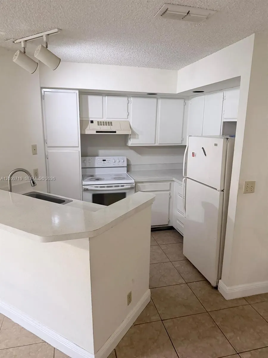 3450 N Pinewalk Drive N #424