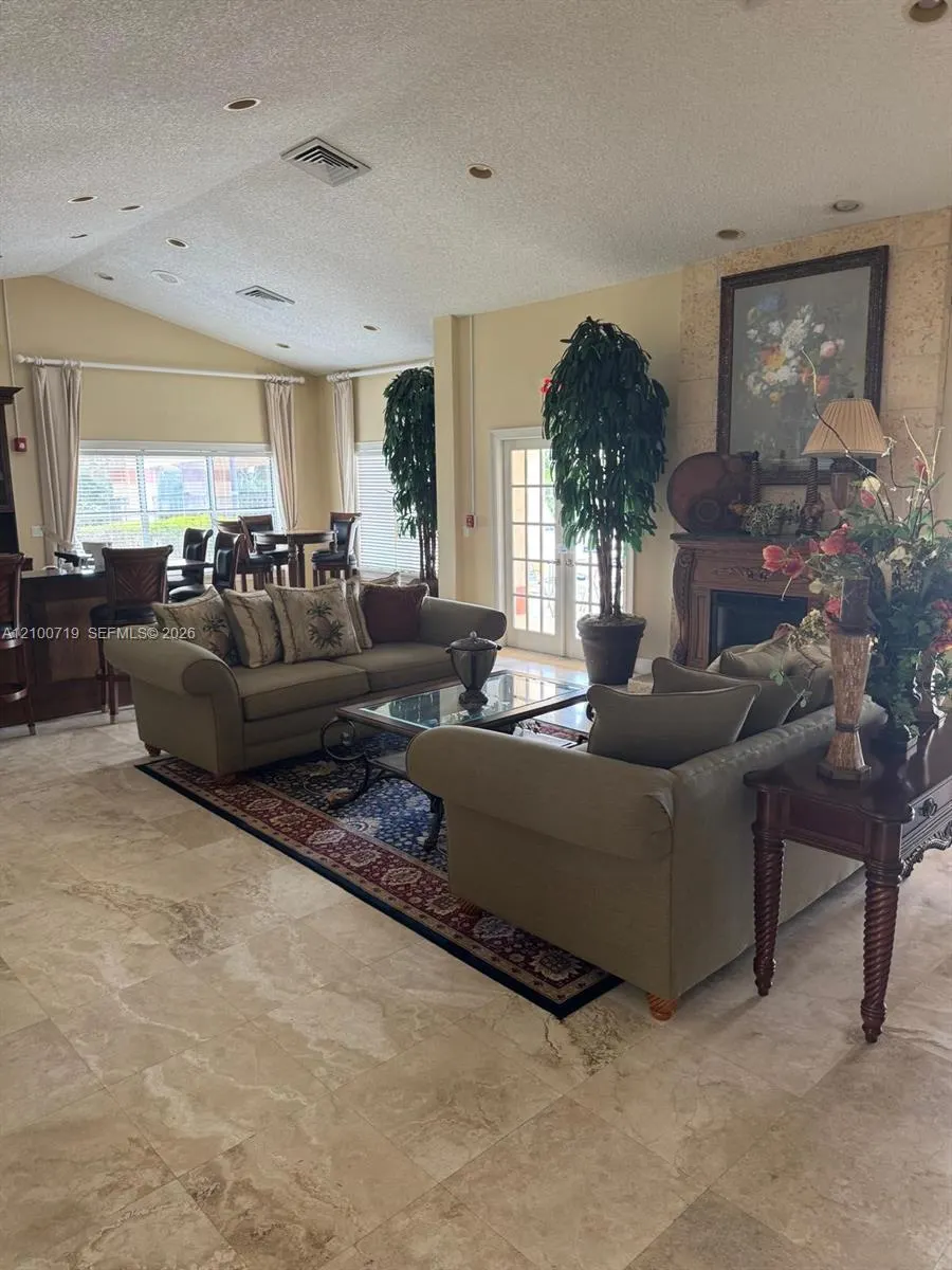 3450 N Pinewalk Drive N #424