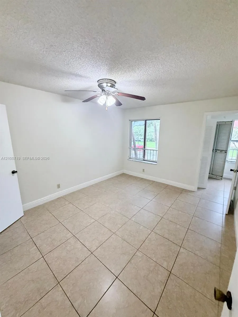 3450 N Pinewalk Drive N #424
