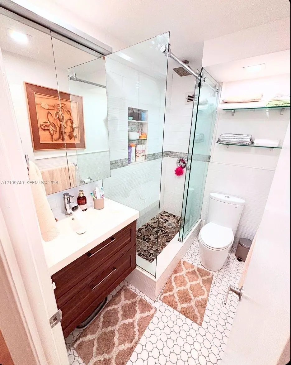 1020 Meridian Avenue #208