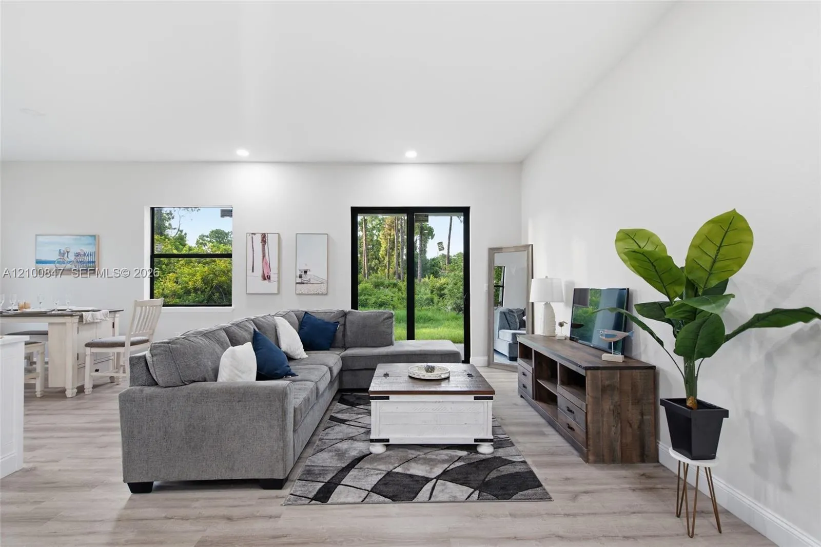 923 Milwaukee Boulevard