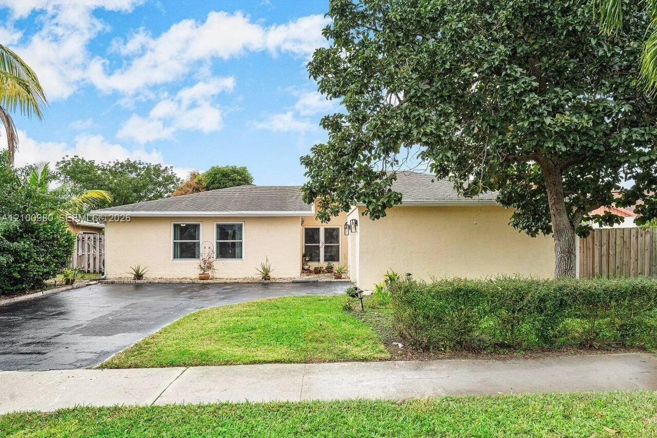 387 NW 39th Way