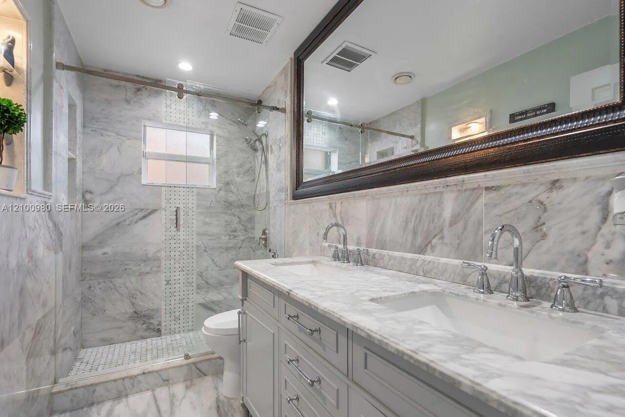 387 NW 39th Way