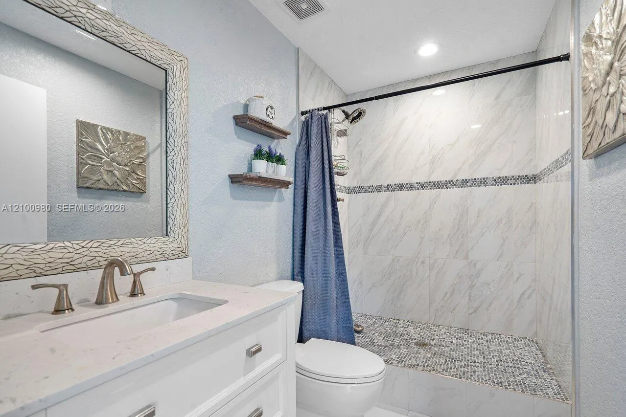 387 NW 39th Way