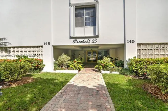 145 SE 25th Road #602
