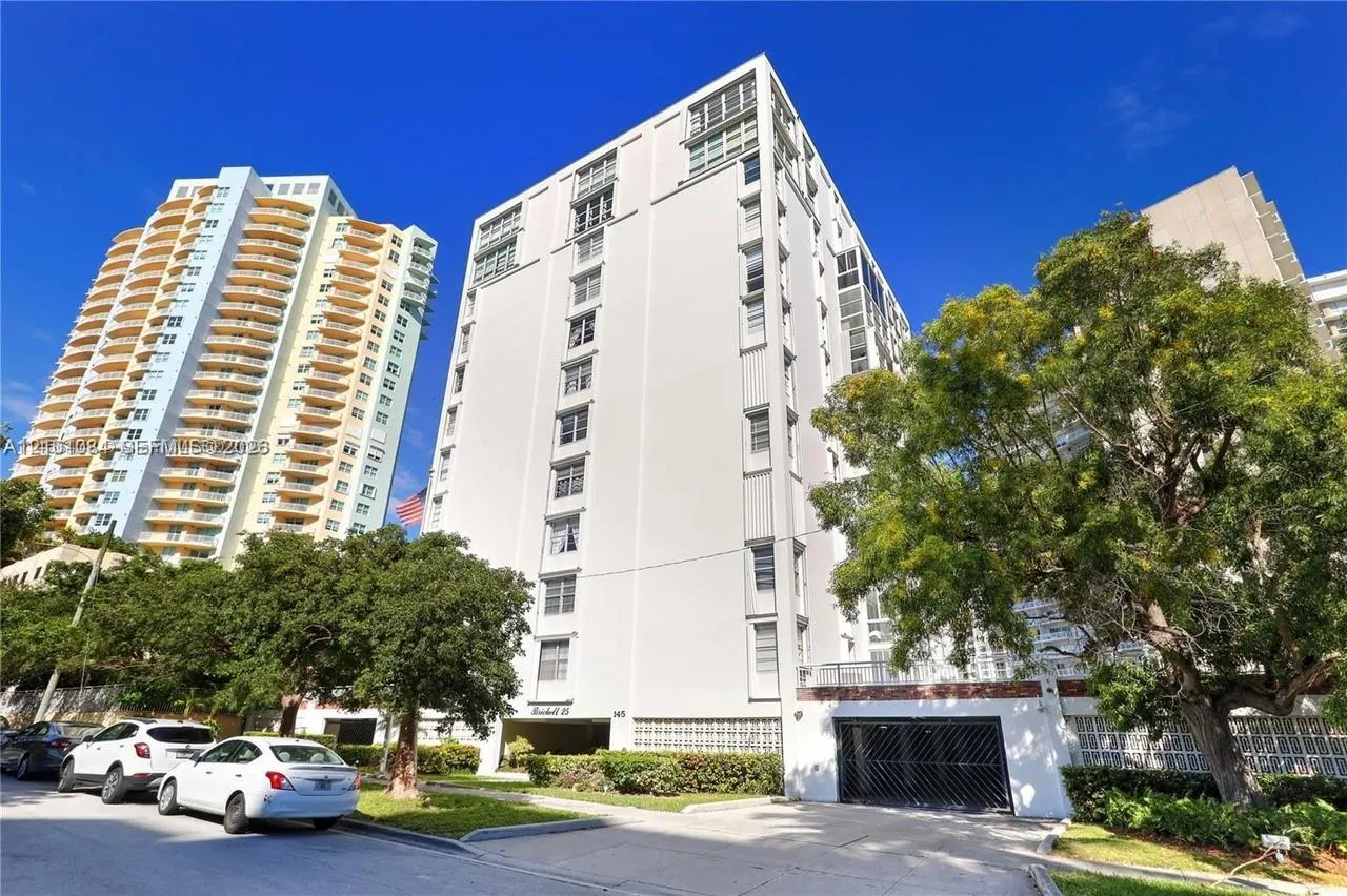 145 SE 25th Road #602