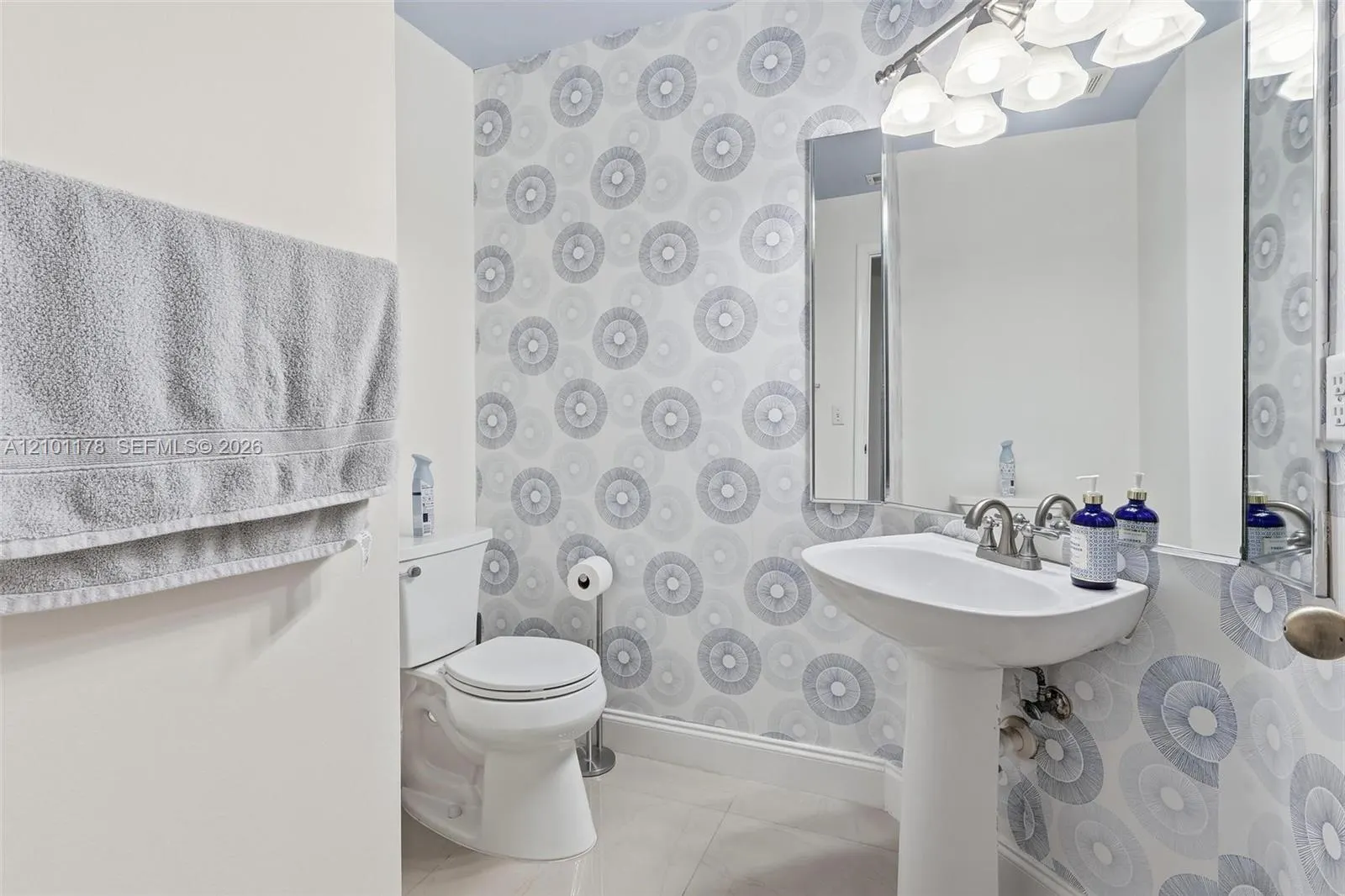 7532 S Pinewalk Drive S #108